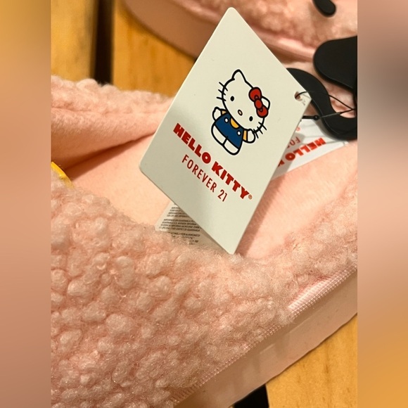 FOREVER 21 Hello Kitty Platform House Slippers medium NWT - Picture 7 of 9